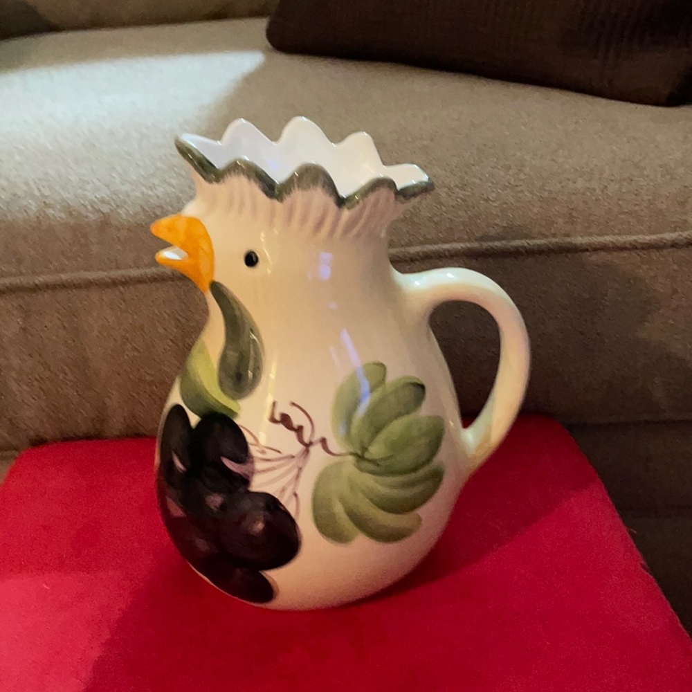 Italy Marketplace Chicken/Rooster fruit Pitcher!